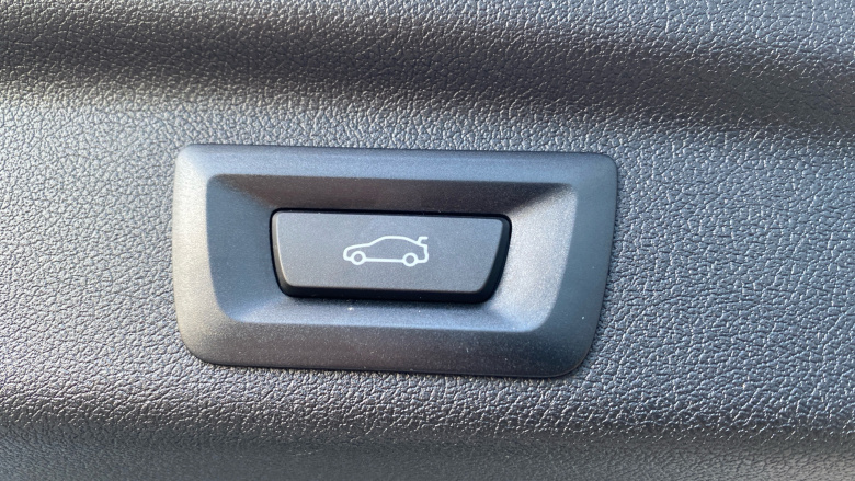 BMW 2 Series 220i MHT Sport 5dr DCT Petrol Hatchback